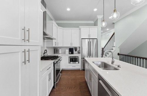 Hitch Village - Fred Wessels Homes House | Watch Cargo Ships Glide by from This Walkable Savannah River Retreat