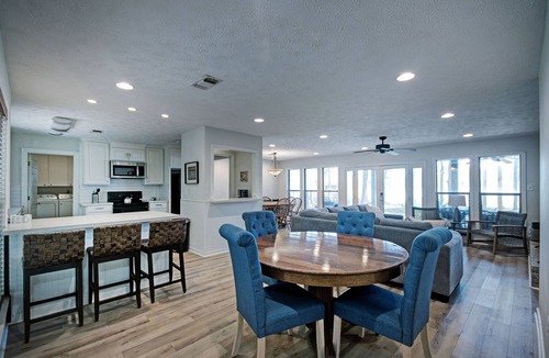 Flowood House | Water Access 6BR/3BA w/Porches & Room for 14