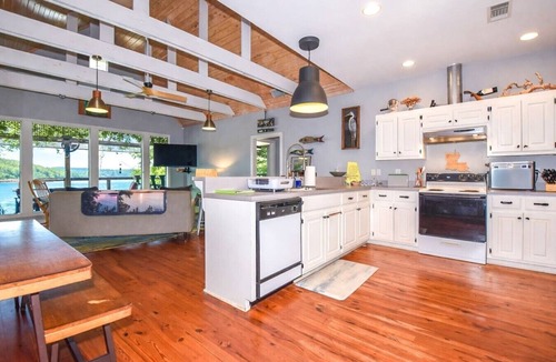 Dadeville House | Water front Home w/Dock | Lake Martin | Best View