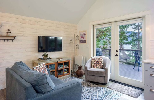 Eastsound Cottage | Water View, Impeccable Studio Cottage overlooking East Sound, Walk to Town, Close to Everything!