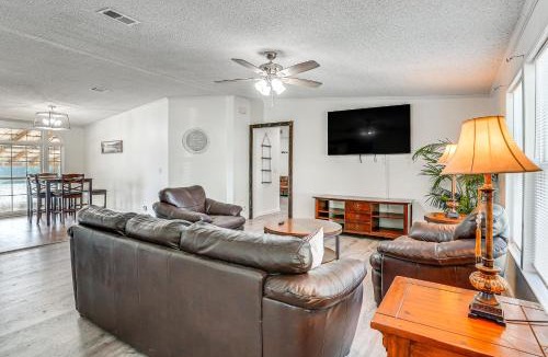Negreet House | Waterfront ‘Buster's Place on Hickory’ w/Fire Pit
