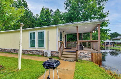 Andalusia Cottage | Waterfront Couples Retreat w/Views in Andalusia!
