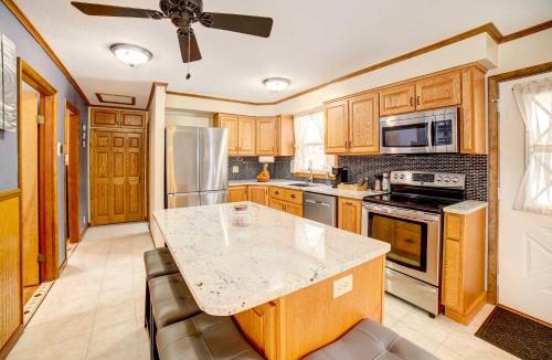 Paris House | Waterfront Evart House on Chippewa Lake Channel