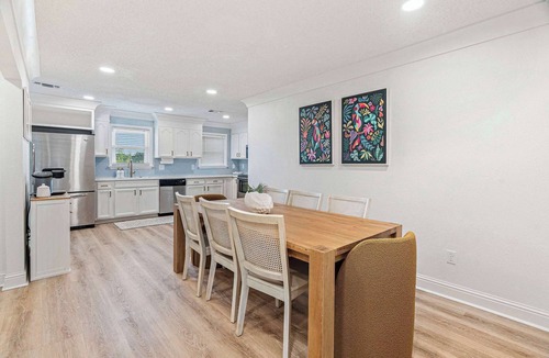 Shoreline Park House | Waterfront|FirePit|GolfCart|Mins to Casino & Beach