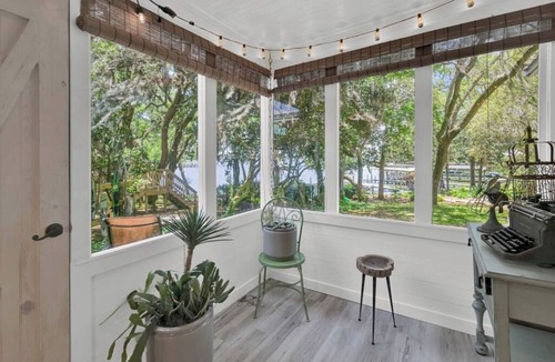 Shalimar Cottage | Waterfront Guest Studio Bungalow * Cottage Retreat