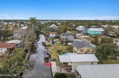 Shoreline Park House | Waterfront Home in Bay Saint Louis - 2 Bedrooms