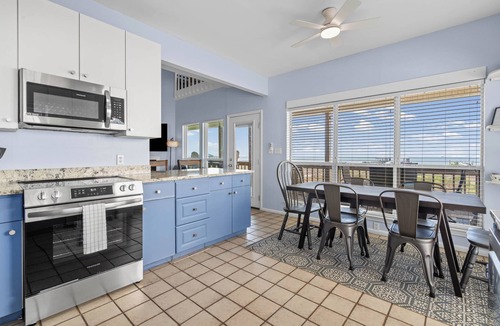 Dauphin Island House | Waterfront Home with Private Sound Access & Walk to Gulf Beaches