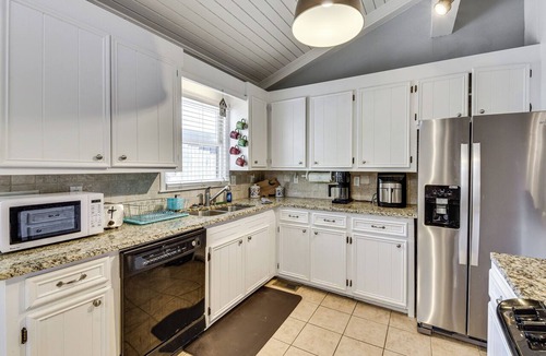 Townville House | Waterfront Lake Hartwell Vacation Rental w/Dock!