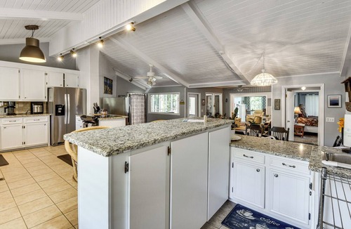 Townville House | Waterfront Lake Hartwell Vacation Rental w/Dock!