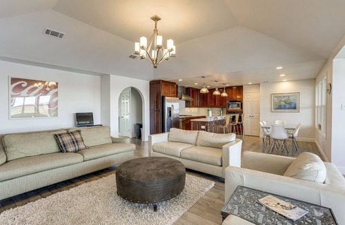New Orleans East Area House | Waterfront NOLA Gem w/Boat Dock & Lift