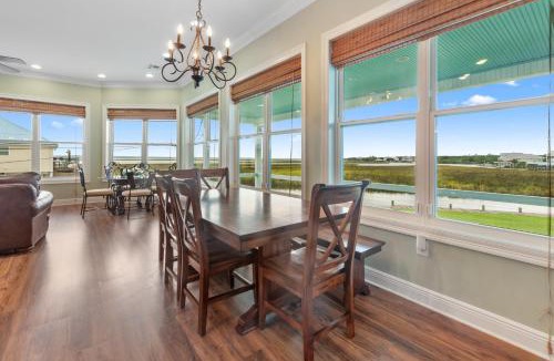 Shoreline Park House | Waterfront Oasis w/Dock, Sleeps 12