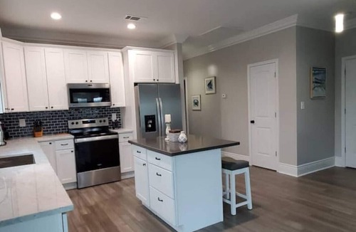 Shoreline Park House | Waterfront Relaxation 5 Beds 2 Bath Pool Boat Slip