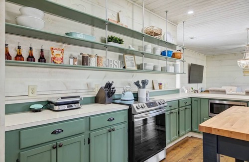 Shoreline Park House | Waterfront retreat just minutes from the beach!