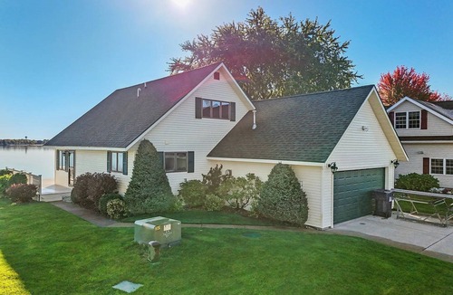 Lake City House | Waterfront Retreat w/Dock on Lake Missaukee