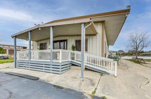 Slidell House | Waterfront Slidell Home w/Patio: 3 Mi to Beach!