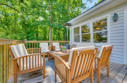 Eatonton House | Waterfront Sparta Home w/Game Room & Fire Pit!