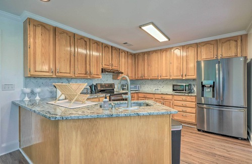 Eatonton House | Waterfront Sparta Home w/Game Room & Fire Pit!