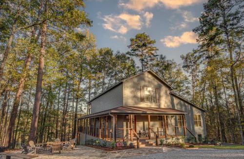 Tougaloo House | Waterfront Terry Home w/3 Decks & Hot Tub!