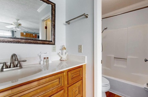 El Centro Beach House | Waterfront Townhome with Shared Pool Central AC Free WiFi - Snowbird-Friendly