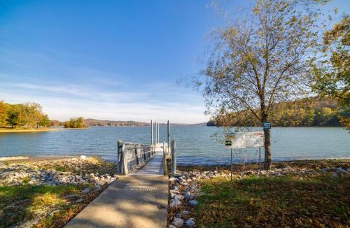 Waterloo House | Waterloo Home: Walk to Pickwick Lake Fishing Pier!