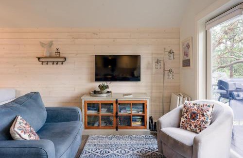 Eastsound House | WaterView,Impeccable Studio Cottage, Walk to Town