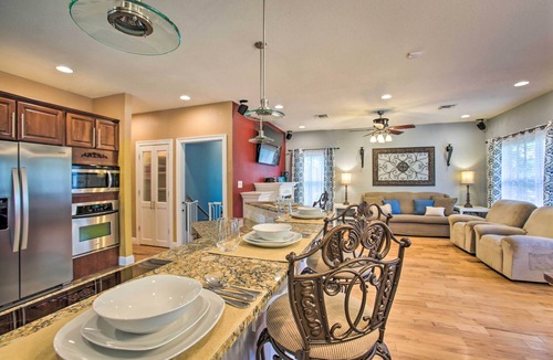 Waveland House | Waveland Family House, 4-Minute Drive to the Beach