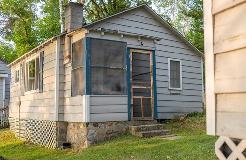 Hackensack Cabin | Webb Lake, Hackensack, Northern MN - 2 Bedroom, Sleeps 4 - Cabin #4 Blue Water