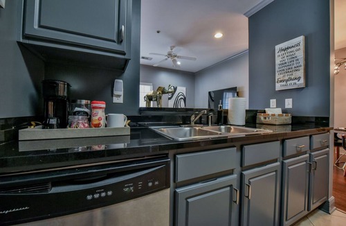 Tuscaloosa Condo | Welcome to Bear's Den! Walk to the Coliseum, Stadium, and The Strip!