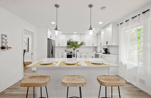 Decatur House | Welcome to Casa Blanca - 4 bedroom Luxury Home