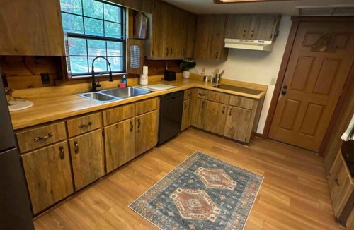 Mount Plymouth Cabin | Welcome To Orlando's Chic Cabin! KING BED, FIREPLACE, SAUNA, HOT TUB, GAMES