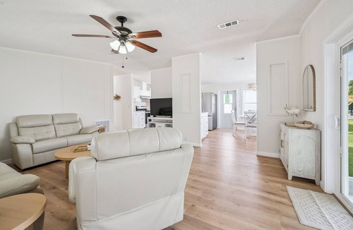 Welaka House | Welcome to paradise at Paradise Cove!