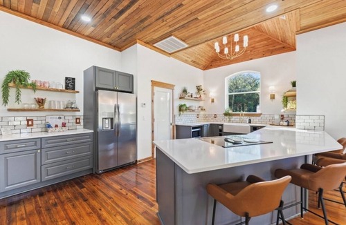 Perkinston House | Welcome to Silver Run Resort. Beautiful 3 bedroom home on 50 acres in Perkinston
