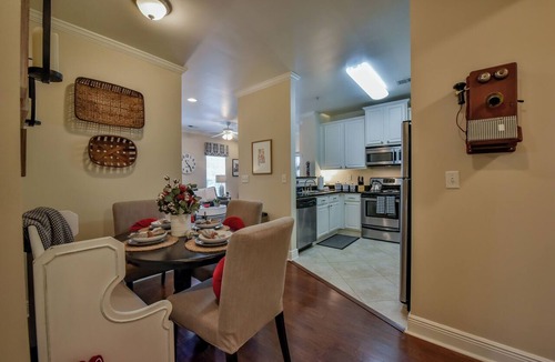 Tuscaloosa Condo | Welcome to Southern Comfort! Luxury condo 1 mile from Bryant-Denny Stadium!