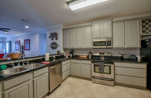 Tuscaloosa Condo | Welcome to Tusk-Away!