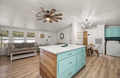 Lakeland House | Welcoming 3-bedroom mobile home with AC in Oscar