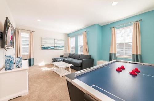 West Kissimmee House | Welcoming Home With Air Hockey Table And Waterpark & Resort Access Near Disney At Encore Resorts Reunion - 321Bu