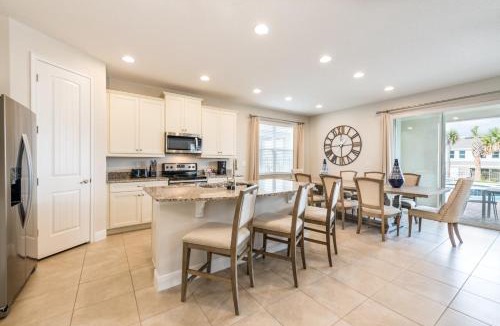 West Kissimmee House | Welcoming Home With Air Hockey Table And Waterpark & Resort Access Near Disney At Encore Resorts Reunion - 321Bu