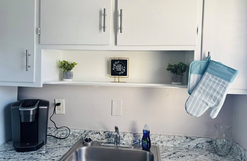 Candler Park Apartment | Welcoming to your cozy home away from home in the heart of little 5 points!