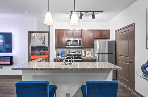 Westside Apartment | West Midtown Views | Prime Location!