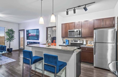 Westside Apartment | West Midtown Views | Prime Location!