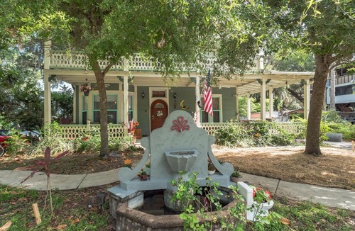 Crescent City House | West Stella Lake House with Outdoor Pool Table & Fireplace residence