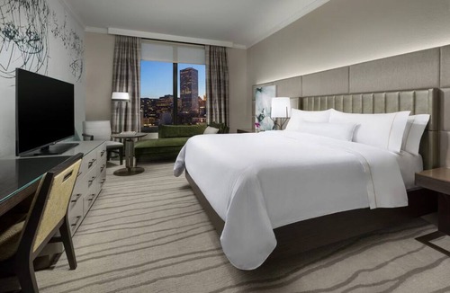 French Quarter Hotel | Westin New Orleans | Traditional King Room | Walk to Bourbon Street