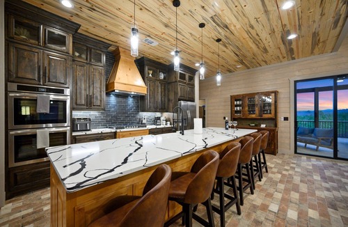 Pickens Cabin | Whiskey Lullaby, 5 bdr w/Pool, View, Pickleball, UTV access