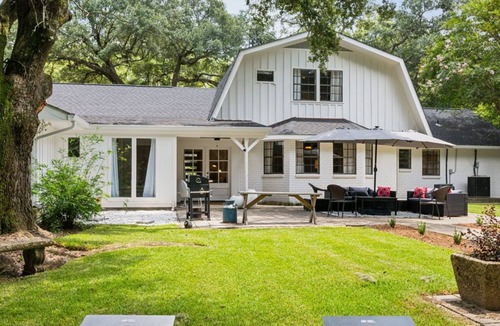Covington House | "Whispering Oaks" Enjoy this 4-bedroom home with HUGE backyard