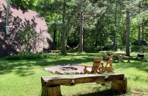 Harbor Springs Cottage | Wilderness Setting Near Beautiful Lake Michigan
