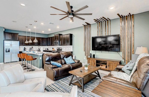 Davenport House | Windsor Island Luxury 10BR Villa with Pool/Spa