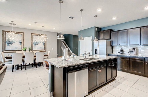 Davenport House | Windsor Island Luxury 10BR Villa with Pool/Spa