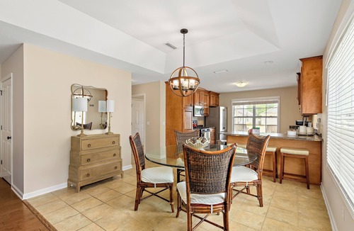 Enterprise House | Winterberry- Manor 3BR King+Queen 85"TV Base