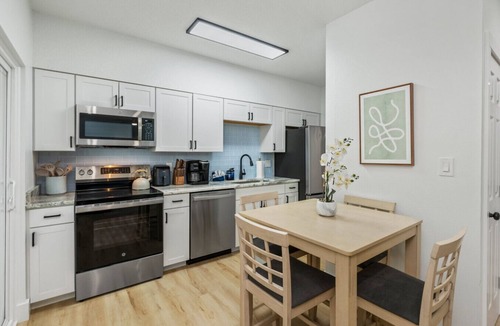 Wright Apartment | With Hot Tub & Mini Golf | Sunny Haven #617