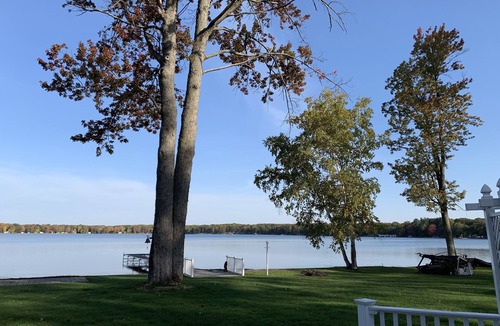 Baldwin House | Wolf Lake Betty is tired! Needs a facelift, no reservations available for now.